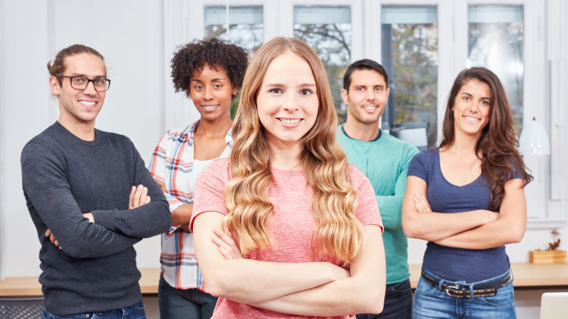 Liderança que desenvolve: Como apoiar jovens talentos sem sobrecarregar a rotina