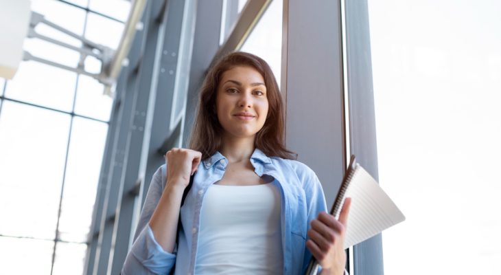 Microcertificações para estudantes: como destacar o currículo antes de se formar